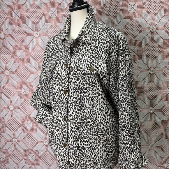 Coldwater Creek Silk Leopard Quilted Jacket Size L - Picture 2 of 12